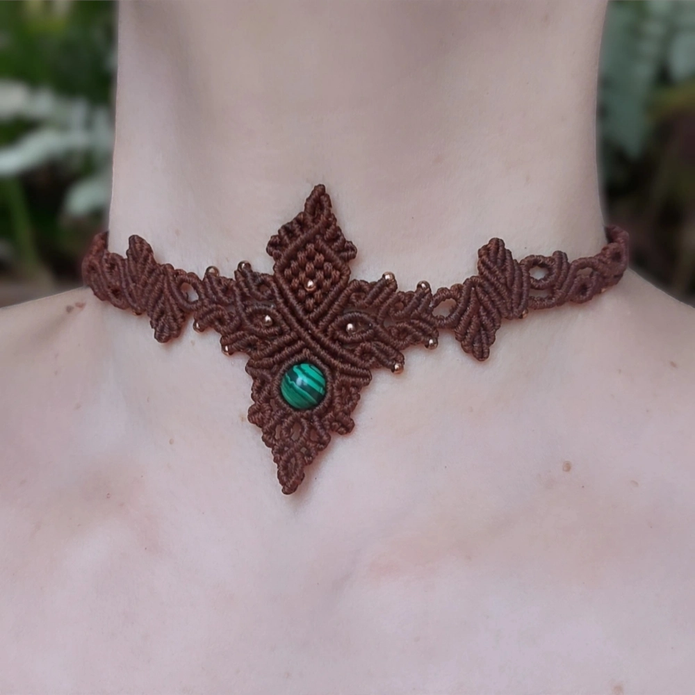 Choker macrame necklace