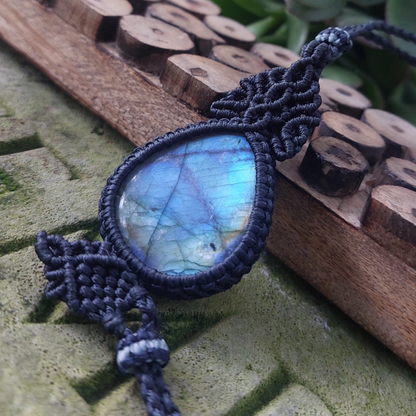 Labradorite Macrame Necklace