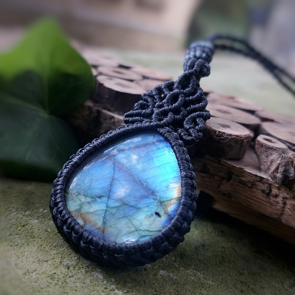 Labradorite Macrame Necklace