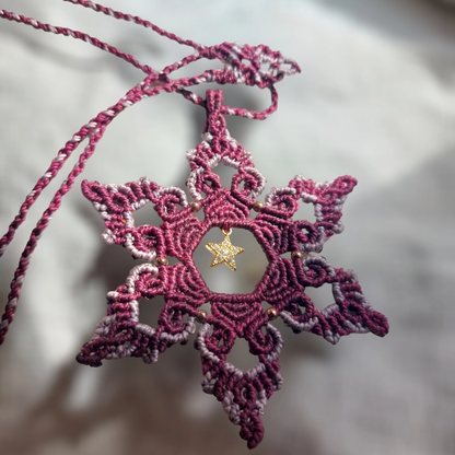 The boho macrame snowflake mandala features a lovely  star charm  plated with 18K gold  With an adjustable length of approximately 56cm/22 inches, including the pendant, this necklace can be easily adjusted to fit any neck with a convenient slide lock feature.
